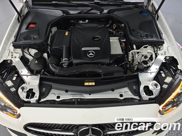 Mercedes-Benz E-Class 2023 — фото 6