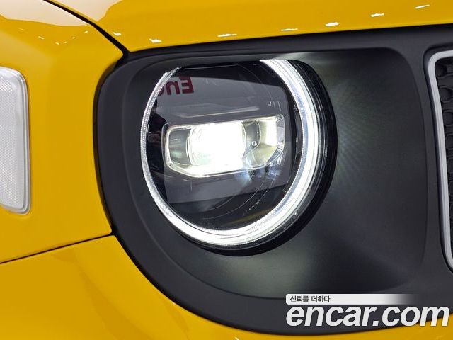 Jeep Renegade 2023 — фото 8