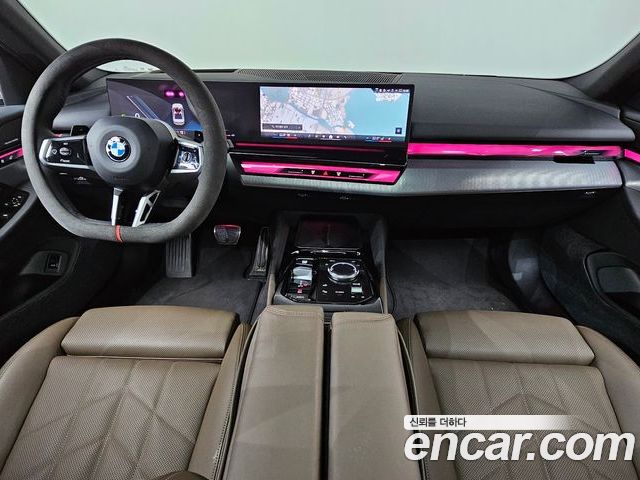 BMW 5 Series 2025 — фото 10