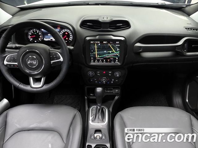 Jeep Renegade 2023 — фото 7