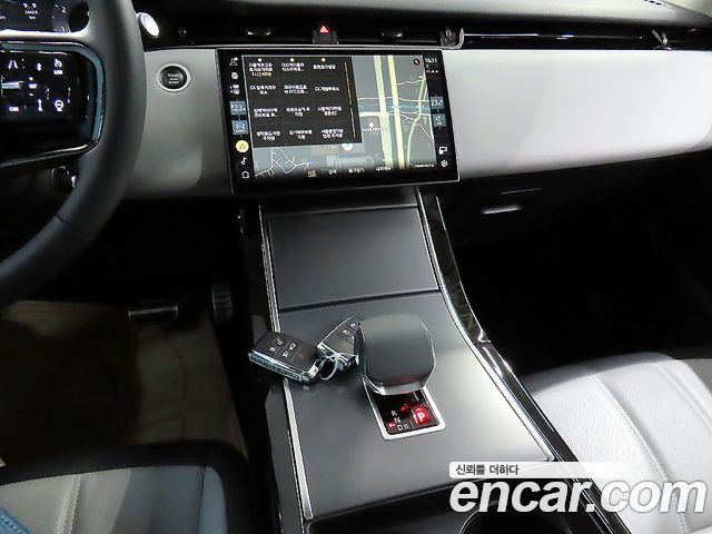 Land Rover Range Rover Evoque 2024 — фото 9