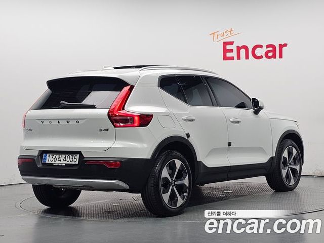 Volvo XC40 2025 — фото 2