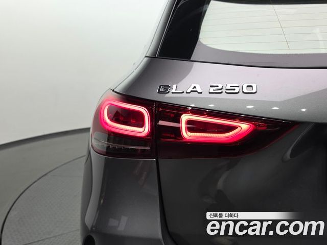 Mercedes-Benz GLA 2023 — фото 9