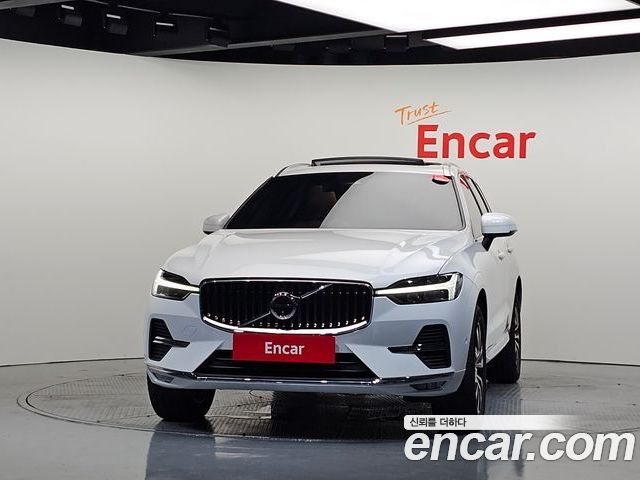 Volvo XC60 2025 — фото 3