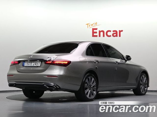 Mercedes-Benz E-Class 2023 — фото 2