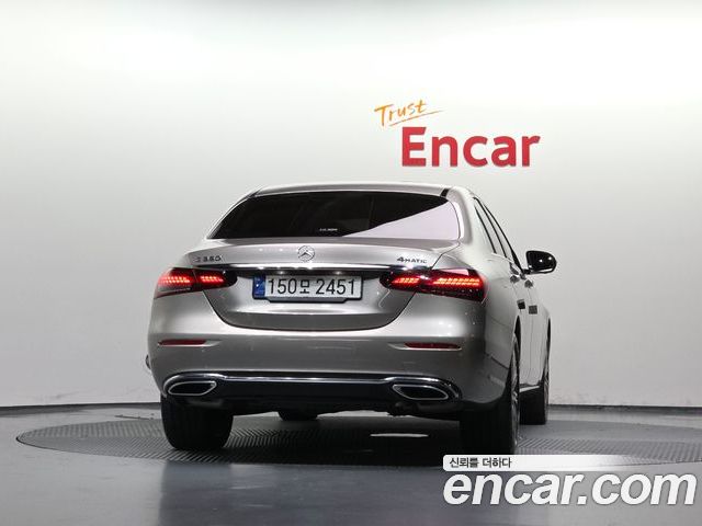 Mercedes-Benz E-Class 2023 — фото 4