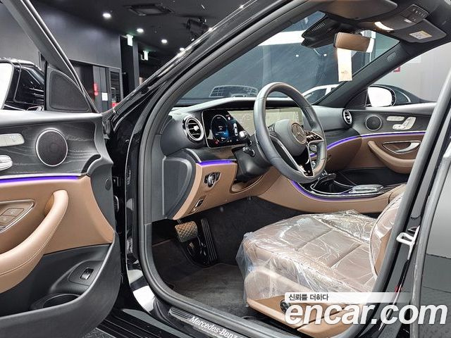 Mercedes-Benz E-Class 2022 — фото 10