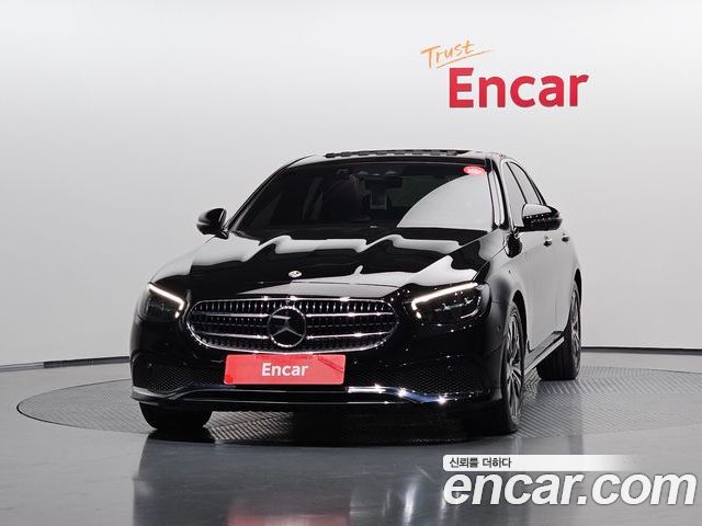 Mercedes-Benz E-Class 2022 — фото 3