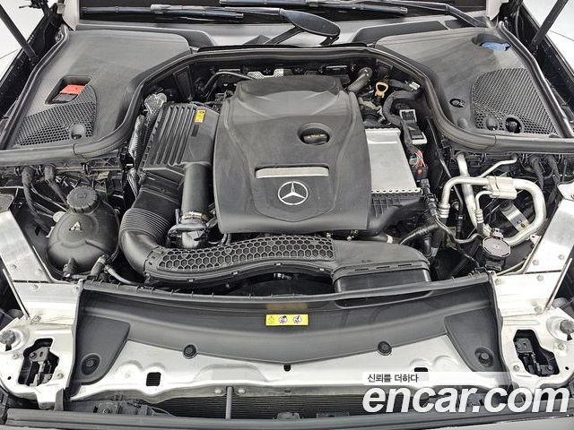 Mercedes-Benz E-Class 2022 — фото 6