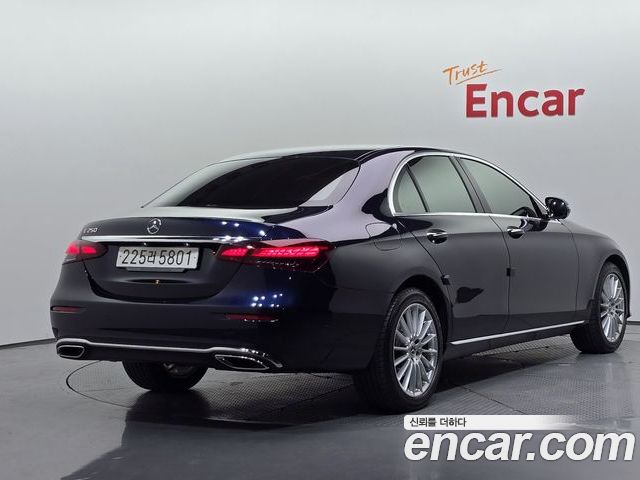 Mercedes-Benz E-Class 2022 — фото 2
