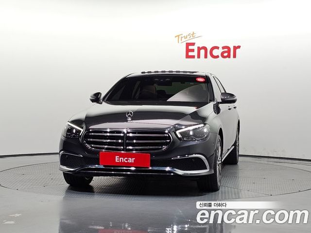 Mercedes-Benz E-Class 2023 — фото 3
