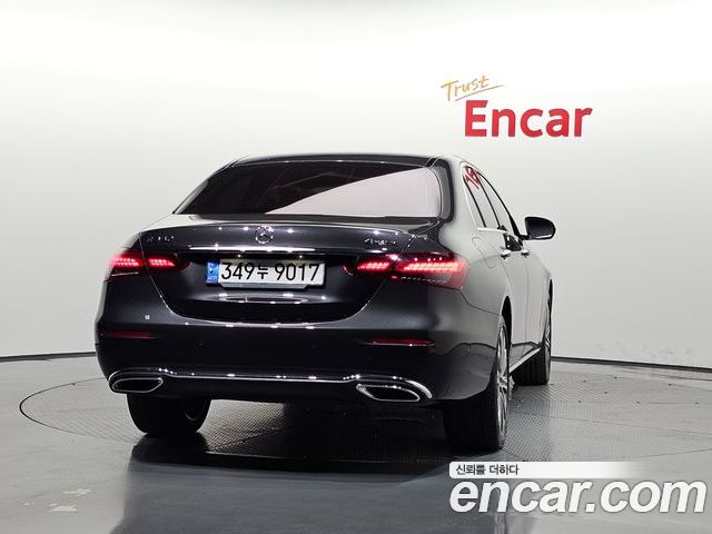 Mercedes-Benz E-Class 2023 — фото 4