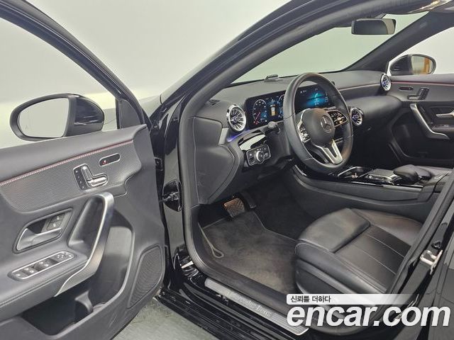 Mercedes-Benz A-Class 2022 — фото 10