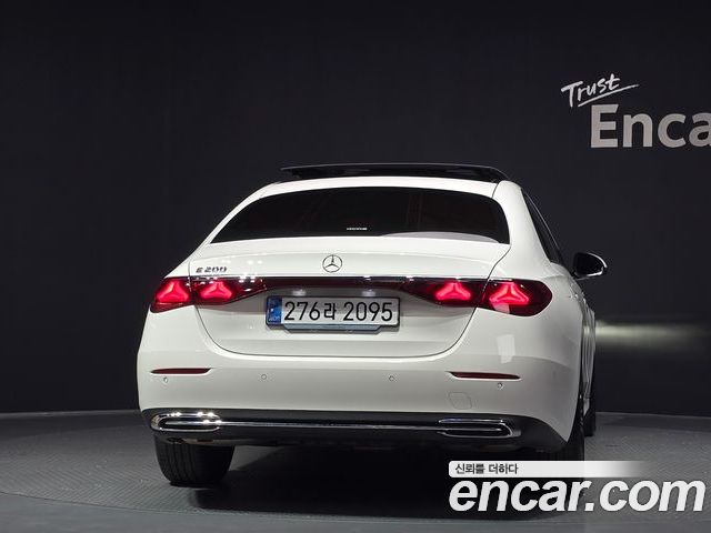 Mercedes-Benz E-Class 2025 — фото 4