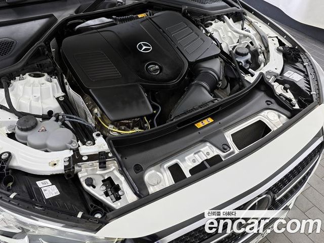 Mercedes-Benz E-Class 2025 — фото 6