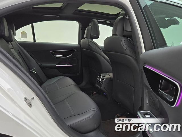 Mercedes-Benz C-Class 2026 — фото 10