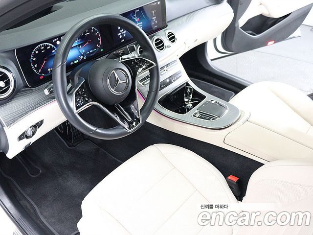 Mercedes-Benz E-Class 2022 — фото 10