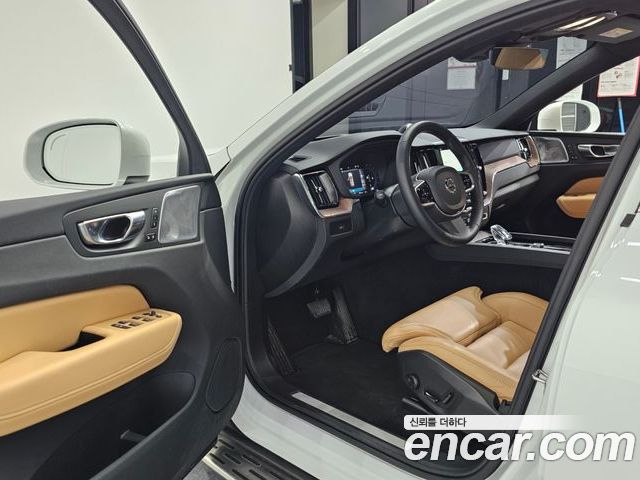 Volvo XC60 2025 — фото 10