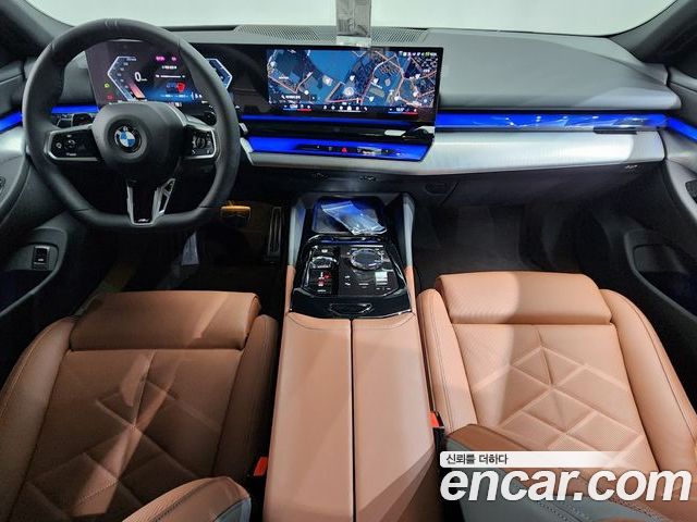 BMW 5 Series 2025 — фото 10