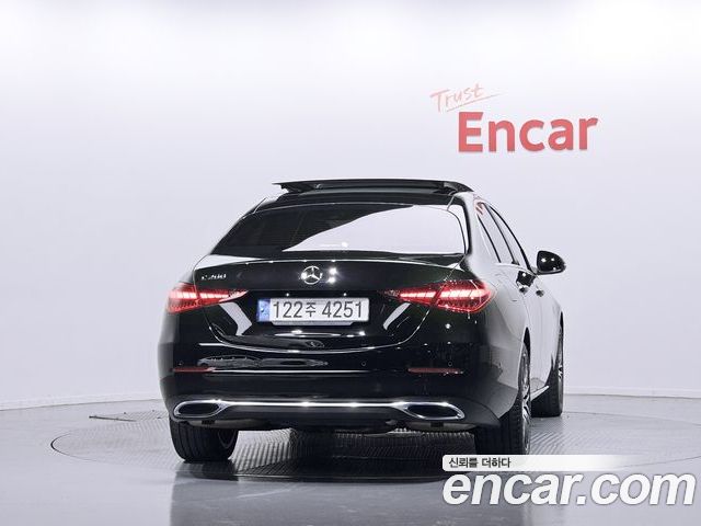 Mercedes-Benz C-Class 2023 — фото 4