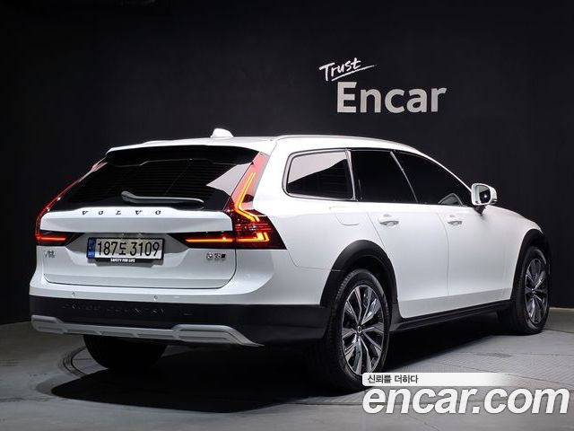 Volvo V90 2023 — фото 2