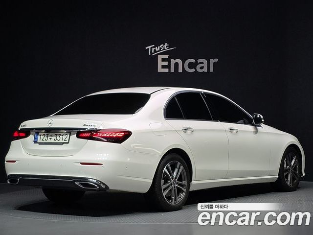 Mercedes-Benz E-Class 2022 — фото 2