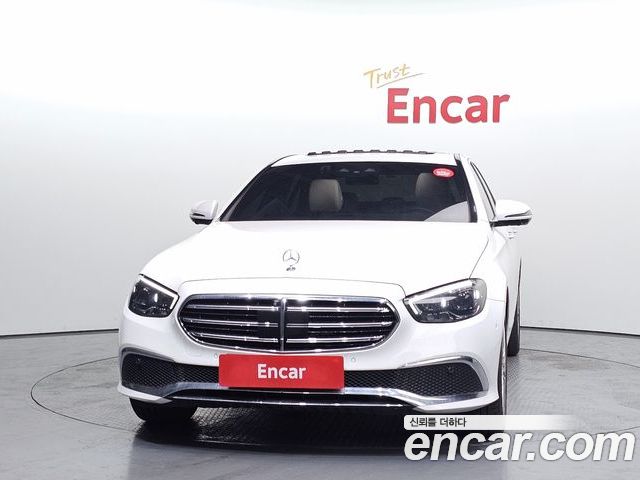 Mercedes-Benz E-Class 2022 — фото 3