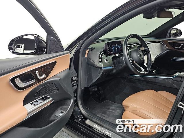 Mercedes-Benz E-Class 2025 — фото 10
