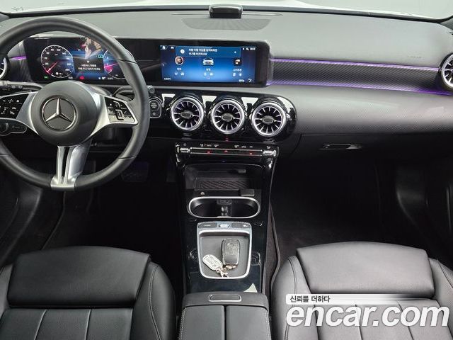 Mercedes-Benz A-Class 2024 — фото 10