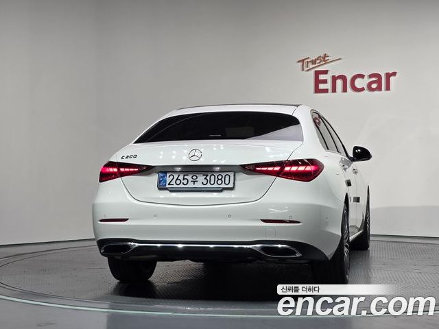 Mercedes-Benz C-Class 2025 — фото 4