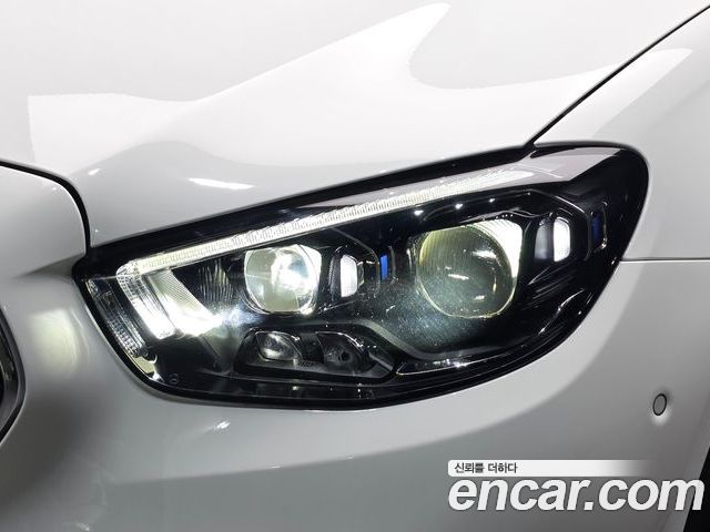 Mercedes-Benz E-Class 2023 — фото 8