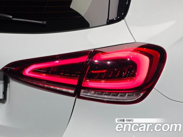 Mercedes-Benz A-Class 2022 — фото 9