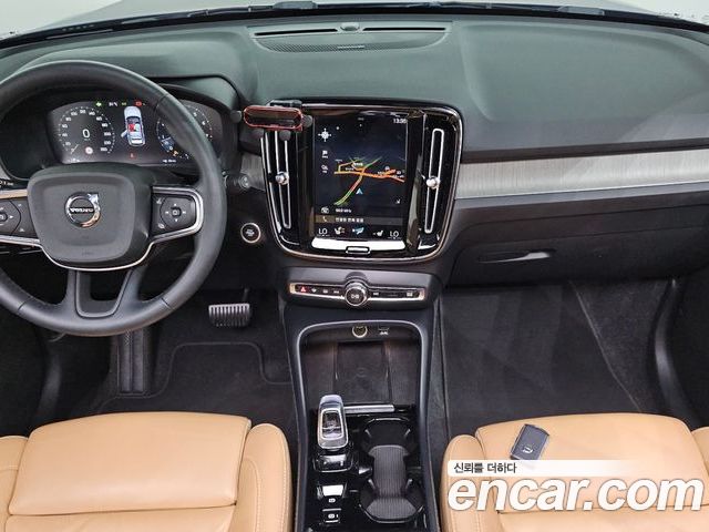 Volvo XC40 2022 — фото 10