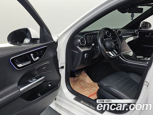 Mercedes-Benz C-Class 2024 — фото 10