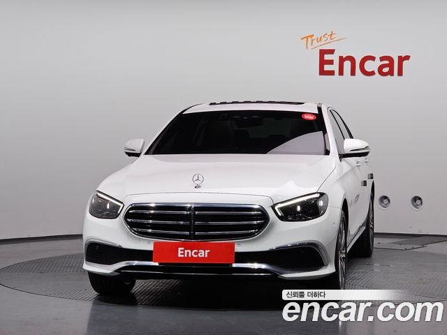 Mercedes-Benz E-Class 2023 — фото 3
