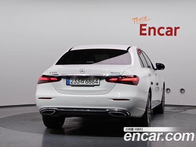 Mercedes-Benz E-Class 2023 — фото 4