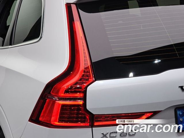 Volvo XC60 2023 — фото 9