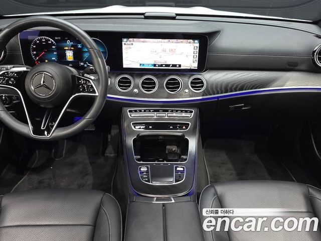 Mercedes-Benz E-Class 2023 — фото 10