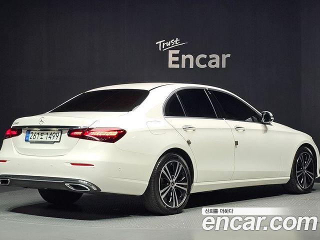Mercedes-Benz E-Class 2022 — фото 2