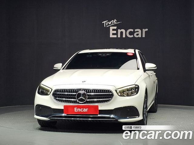 Mercedes-Benz E-Class 2022 — фото 3