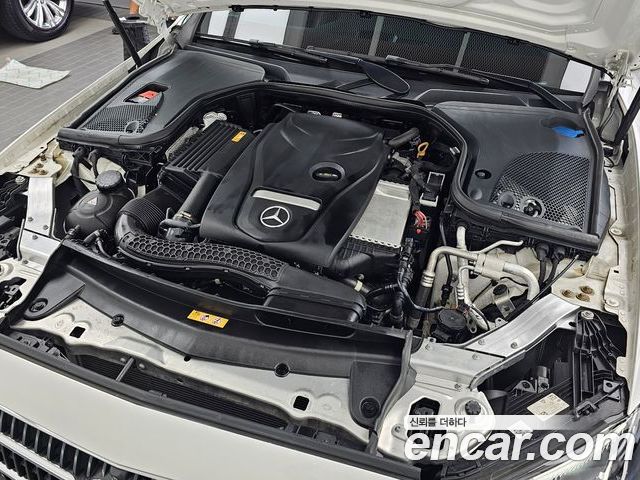 Mercedes-Benz E-Class 2022 — фото 6