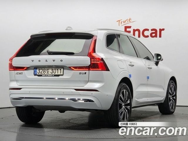 Volvo XC60 2022 — фото 2