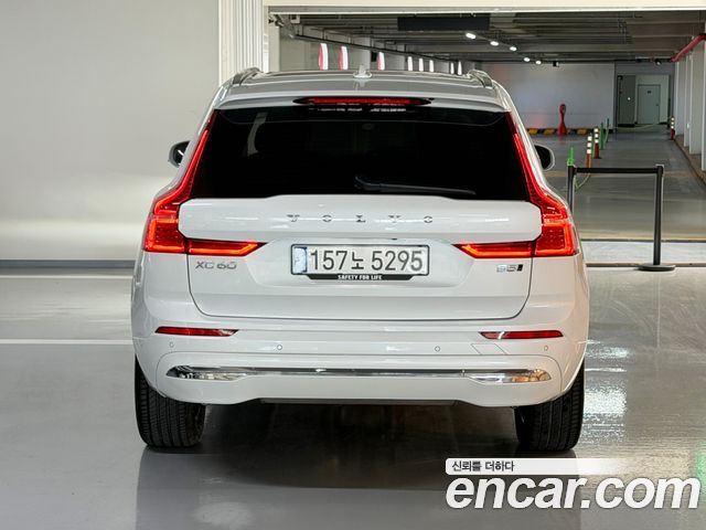 Volvo XC60 2025 — фото 4