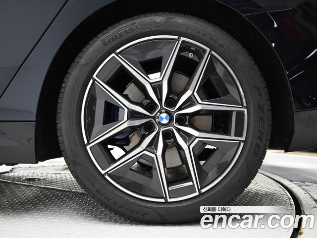 BMW 5 Series 2025 — фото 5