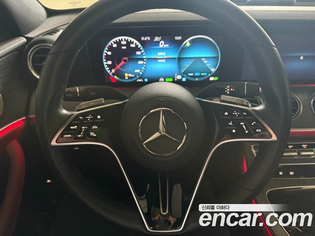 Mercedes-Benz E-Class 2022 — фото 10