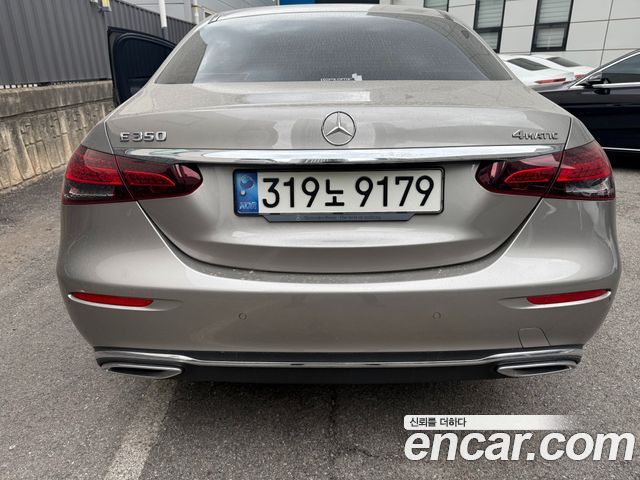 Mercedes-Benz E-Class 2022 — фото 4