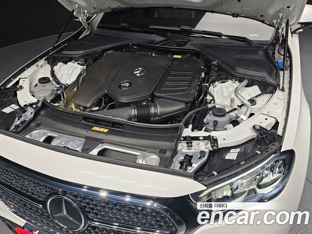 Mercedes-Benz E-Class 2025 — фото 6