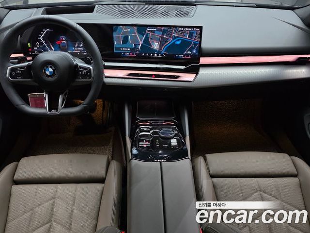BMW 5 Series 2025 — фото 10
