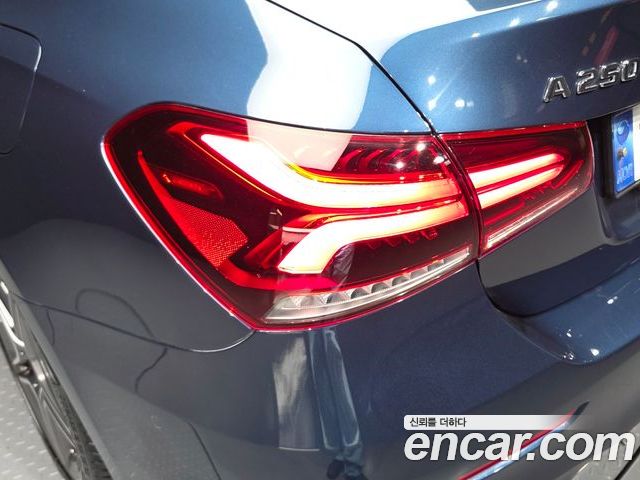 Mercedes-Benz A-Class 2022 — фото 9