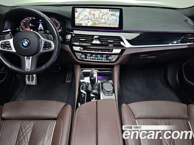 BMW 5 Series 2023 — фото 10
